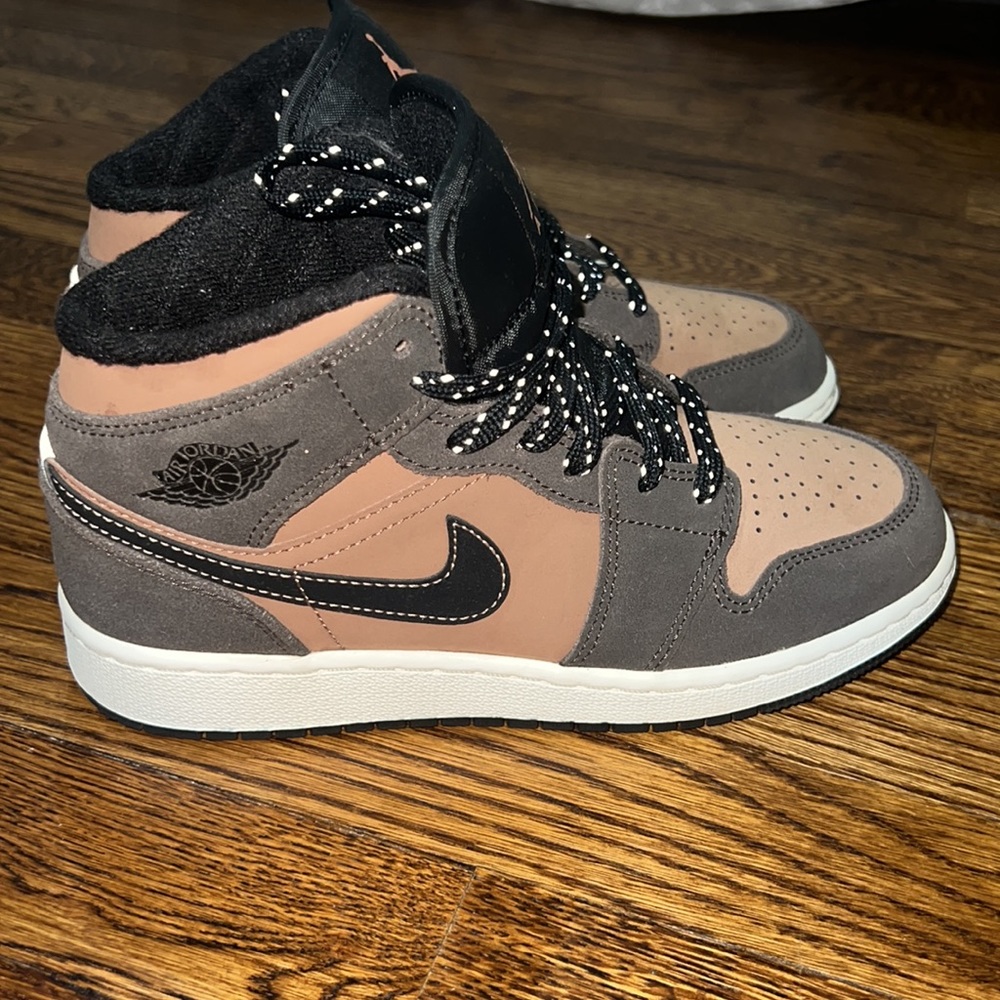 Boys Air Jordan 1 Mid Dark Chocolate/Archaeo Brown/Black/Crimson Bliss